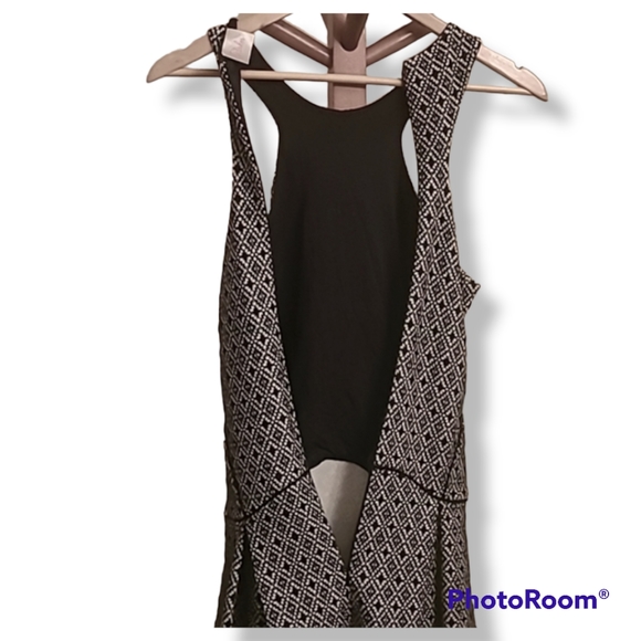 Parker Black White Halter Style Diamond Pattern Dress - Picture 6 of 8